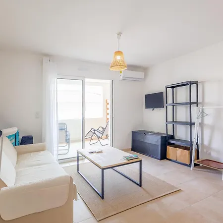 Apartment - Climatise - Piscine Partagee *